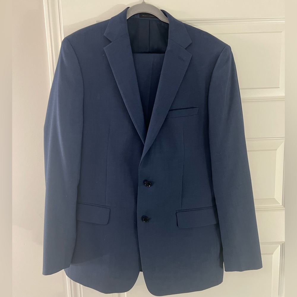 Men's Navy Slim fit suit